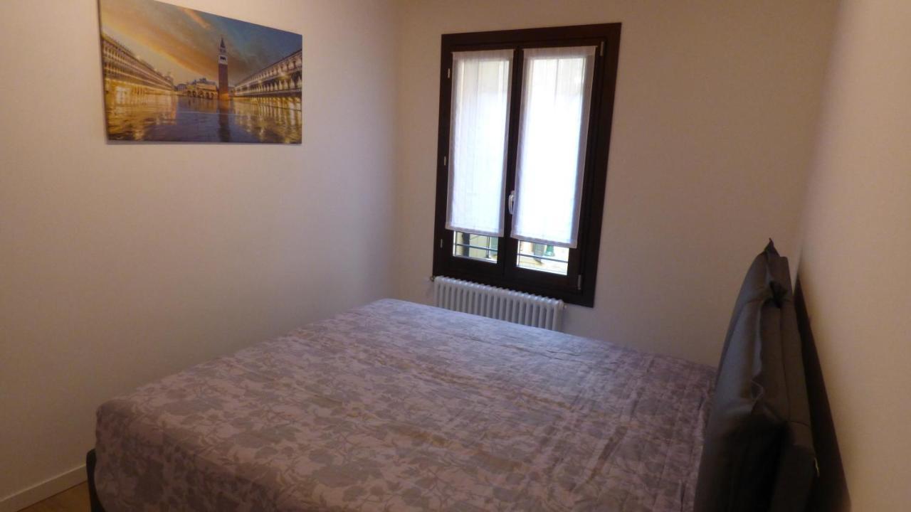 Casa Moderna A Due Passi Da Rialto Apartman Velence Kültér fotó