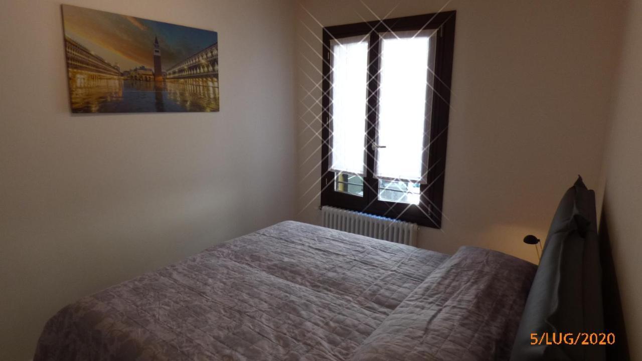 Casa Moderna A Due Passi Da Rialto Apartman Velence Kültér fotó